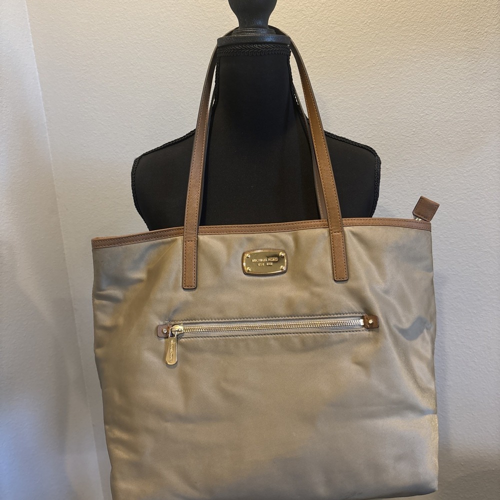 Michael Kors Montauk Nylon & Leather Shoulder Bag/Purse Khaki/Tan  gold hardware